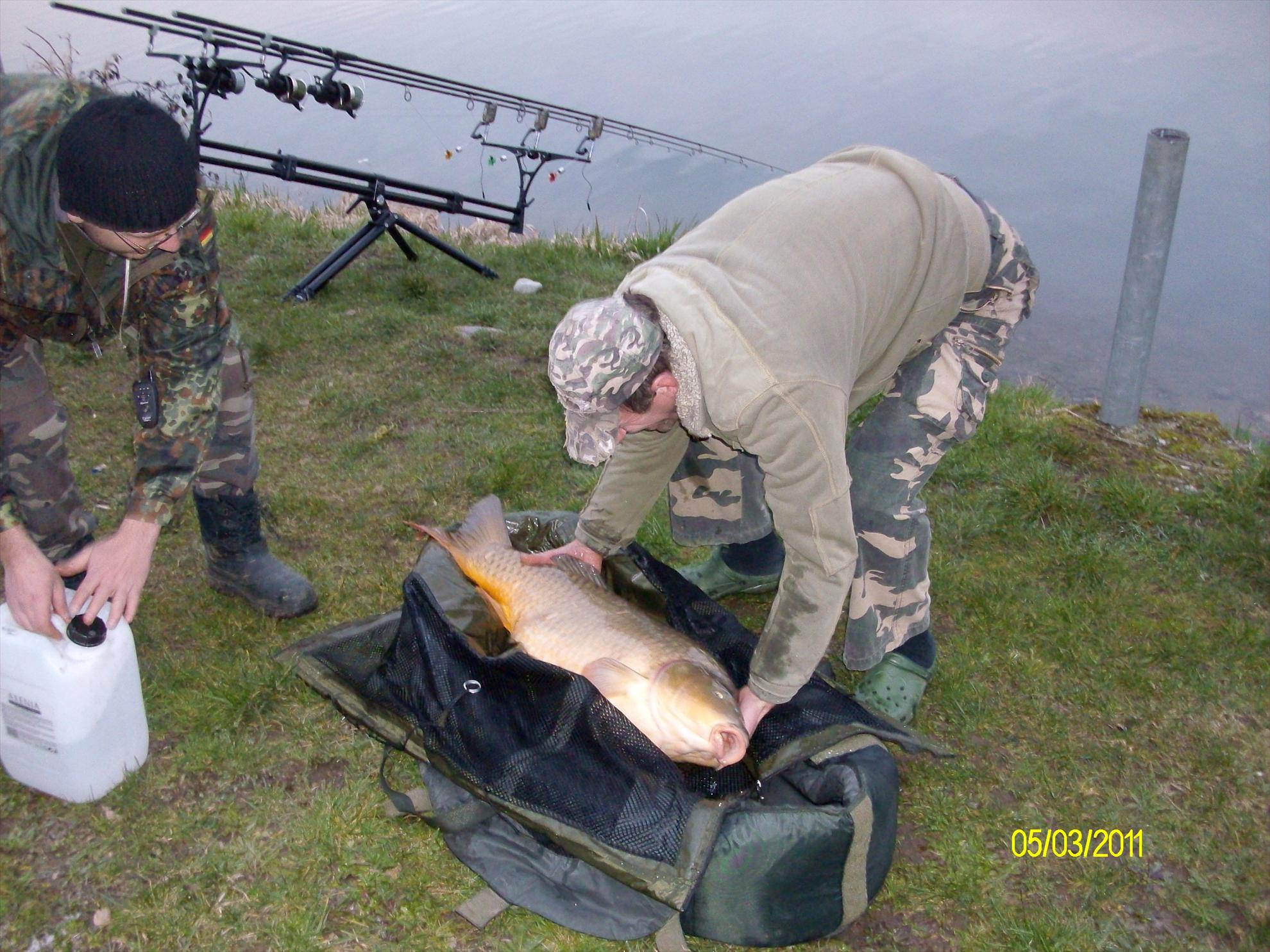 florian tanasa  Partide de pescuit cu prietenii. - alim0222.JPG